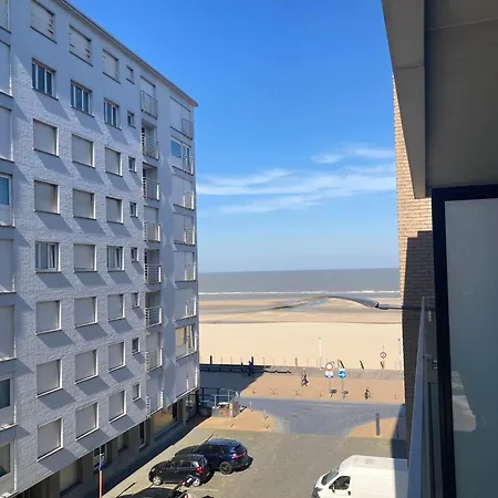Apartment Huswell - Modern One Bedroom With Lateral Sea View