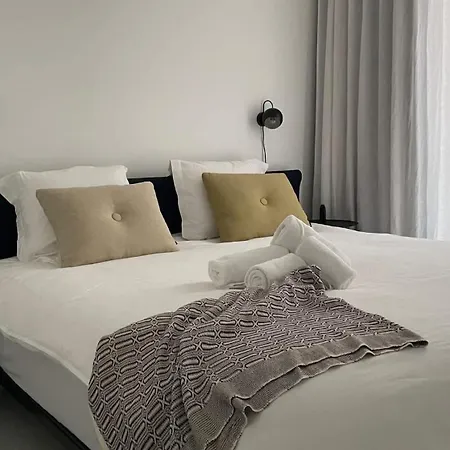 Casiola - Modern One Bedroom With Lateral Sea View